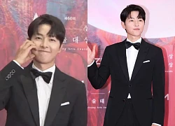 Song Joong Ki gây tranh cãi ngay trên thảm đỏ Baeksang 2024 vì 1 hành động, dân tình mỉa mai "tưởng làm vậy là dễ thương"