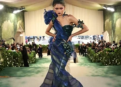 Zendaya thay hai bộ váy, Cardi B cần 8 người khiêng đồ ở Met Gala 2024