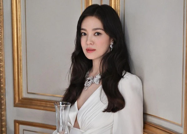 Song Hye Kyo 3 lần tậu nhà trăm tỷ tặng mẹ, gây xúc động với lần hiếm hoi nhắc về mẹ hậu ly hôn