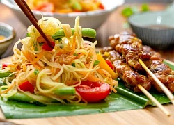 Bữa cơm mùa hè có món gỏi đu đủ kiểu Thái giòn ngon mát lành