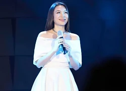 Mỹ Tâm U50 vẫn mặc hở eo, khoe rãnh bụng cực phẩm đầy tinh tế