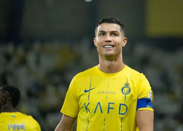 Hành động kỳ lạ của Ronaldo