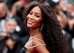 Naomi Campbell khoe vóc dáng quyến rũ ở t.uổi 54