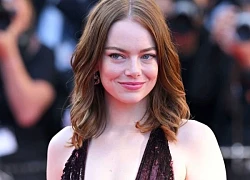 Emma Stone gây sốt với khoảnh khắc bung xõa, &#8220;quẩy&#8221; bất chấp trên thảm đỏ Cannes 2024