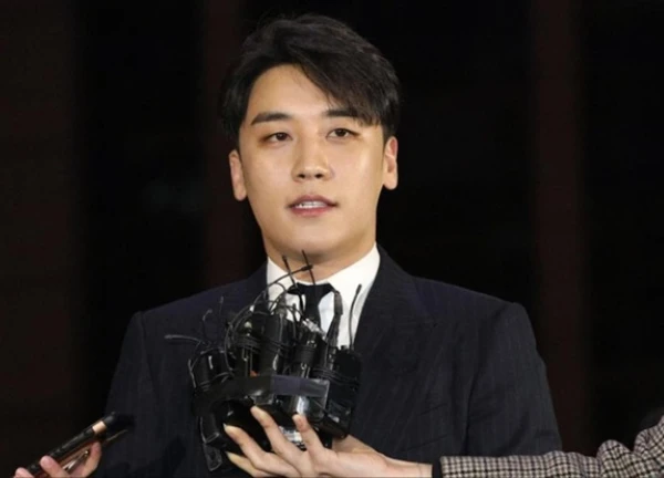 Seungri lộ hình ảnh bạo lực phụ nữ, fan Việt "dẹp page" đầy thất vọng: Chẳng còn gì để xem bạn là 1 idol nữa!