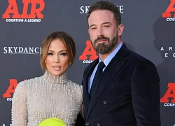 Ben Affleck dọn ra ở nhà thuê, Jennifer Lopez quảng bá phim vắng mặt chồng thứ 4