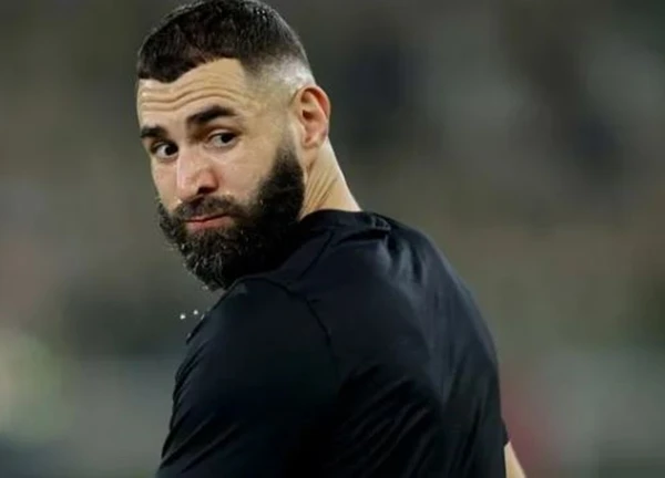 Benzema hối hận vì đến Saudi Arabia