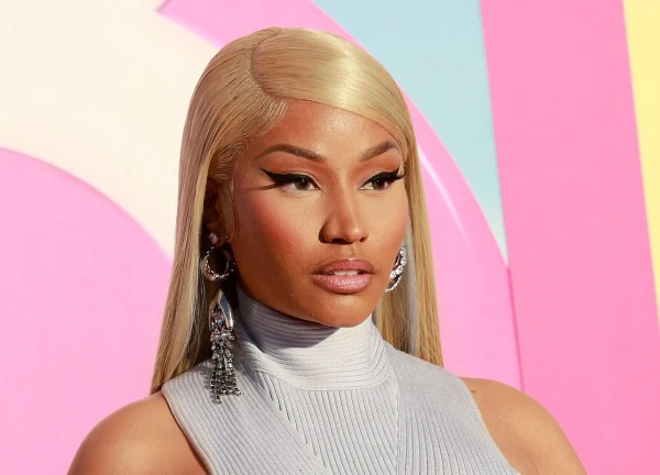 Nóng: Nicki Minaj bị bắt giữ ngay tại sân bay!