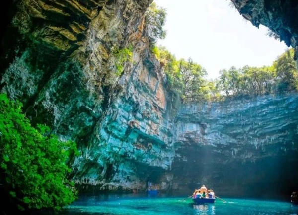 Phong Nha - Kẻ Bàng được bình chọn là điểm đến đáng trải nghiệm hàng đầu tại Việt Nam