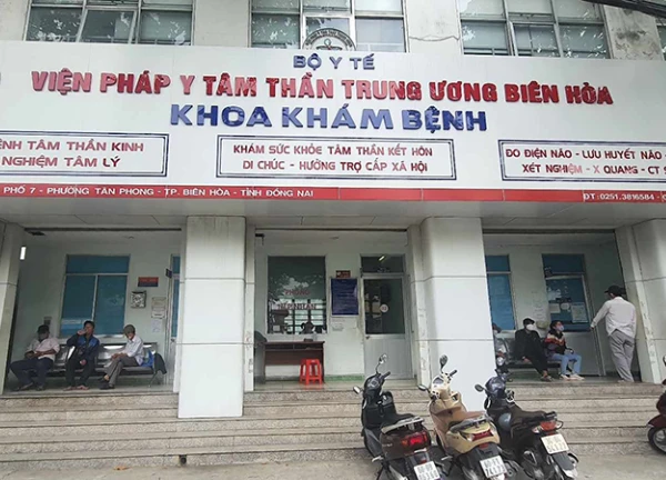 Bắt giữ 15 đối tượng trong vụ cấp bệnh án tâm thần cho tội phạm