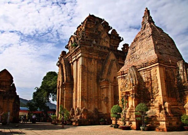 Huyền bí bảo tháp Ponagar Khánh Hóa