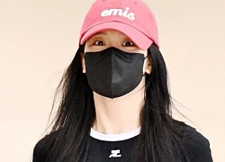 Jisoo (BLACKPINK) bị fan tấn công tại sân bay