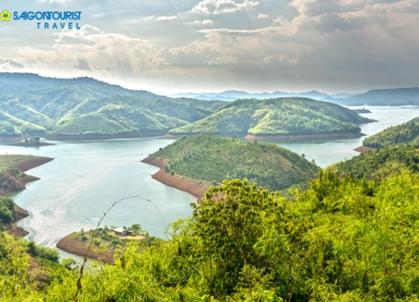 Tham quan Khu bảo tồn thiên nhiên Tà Đùng - Đắk Nông