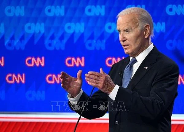 Tổng thống Mỹ Joe Biden trấn an các nhà tài trợ sau màn tranh luận trực tiếp đầu tiên