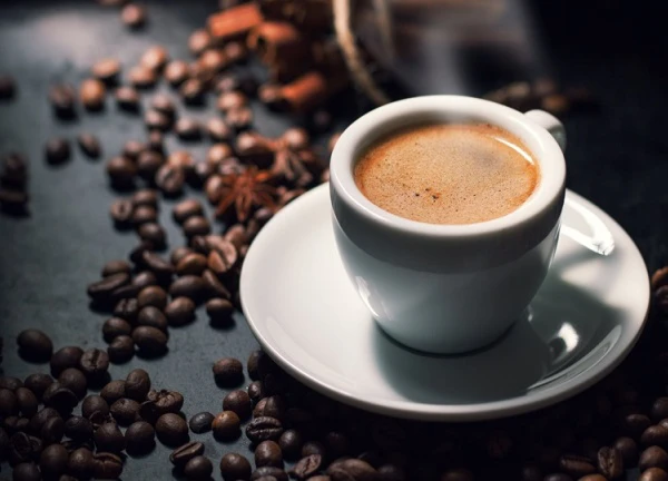 Uống quá nhiều caffeine, chuyện gì xảy ra với sức khỏe?