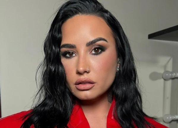 Demi Lovato chia sẻ hành trình 5 lần vào trại cai nghiện