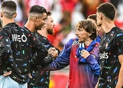 Xúc động với hình ảnh của Ronaldo và Modric