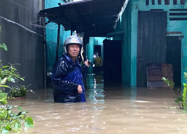 Mưa lớn hoành hành ở miền Bắc gây sạt lở, ngập lụt khắp nơi