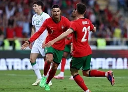 Ronaldo lập kỷ lục ghi bàn, Bồ Đào Nha thắng tưng bừng Ireland