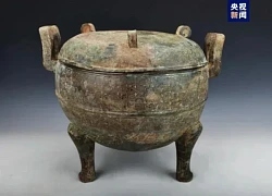 Mộ cổ 2.400 năm tuổi bị đào bới, chuyên gia vừa khai quật đã mừng húm vì những thứ tên trộm bỏ qua