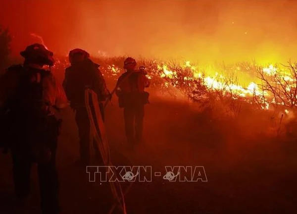 Mỹ: Cháy rừng lan rộng tại California khiến trên 1.000 người phải sơ tán