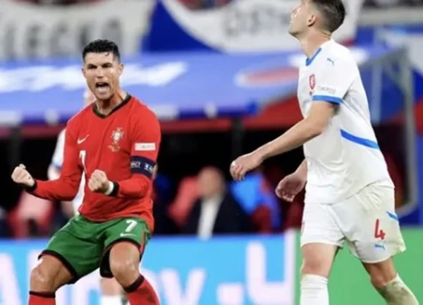 Các cầu thủ Bồ Đào Nha hoài nghi về Ronaldo