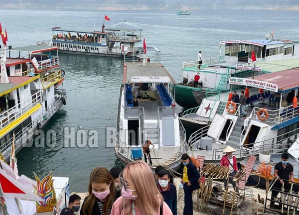 Hòa Bình: Đền bà Chúa Thác Bờ - điểm du lịch tâm linh nổi tiếng