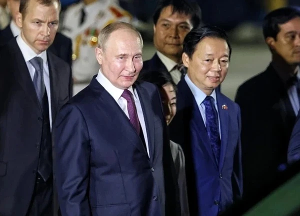 Hơn 20 giờ Tổng thống Putin ở Hà Nội