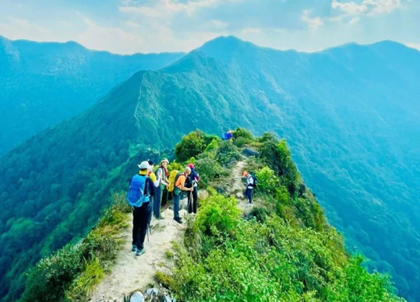 Tà Xùa - "Sống lưng khủng long"