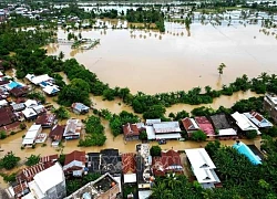 Trên 4.000 người dân Indonesia bị cô lập do mưa lũ