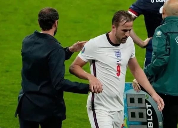 Harry Kane triệu tập cuộc họp bí mật tại ĐT Anh