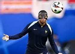 Chiếc mặt nạ của Mbappe