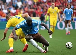 De Bruyne lắc đầu ngao ngán với Lukaku