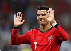 'Ronaldo phải rời sân vì không đủ tỉnh táo để thi đấu tiếp'