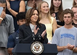 Bầu cử Mỹ 2024: Danh sách ứng cử viên liên danh tranh cử cùng bà Kamala Harris thu hẹp