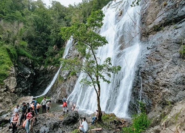 Khám phá trải nghiệm vẻ đẹp hùng vĩ của thác Chapơr giữa núi rừng Bác Ái - Ninh Thuận