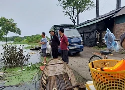 Phó Thủ tướng Chính phủ Lê Thành Long thị sát vùng lũ tại huyện Chương Mỹ