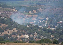 Hezbollah phóng hàng trăm tên lửa nhằm vào các vị trí quân sự của Israel