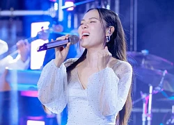 Nữ ca sĩ xinh đẹp từng biến mất khỏi showbiz: Còn trẻ đã mắc bệnh nặng, phải đền nhiều hợp đồng