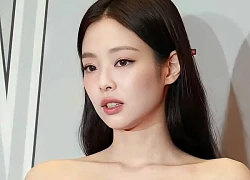 Đi vào lòng đất: Fan "đổ vỏ" nhân viên để bênh Jennie, ai dè nữ idol tự "quay xe" xin lỗi luôn vì hút thuốc