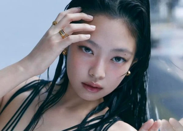 NÓNG: Jennie (BLACKPINK) thừa nhận hút thuốc lá điện tử