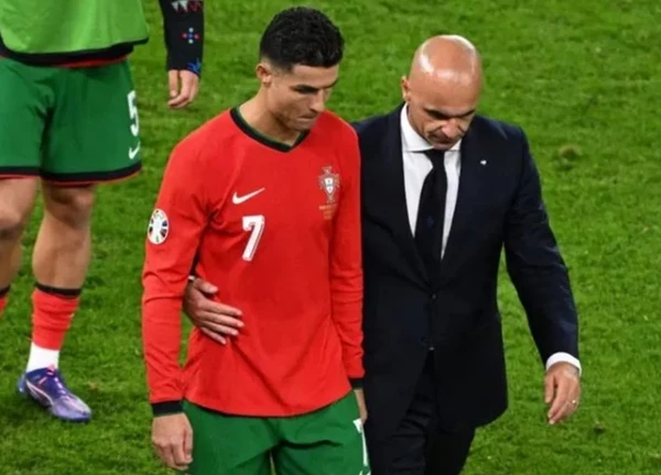 Rời EURO, Bồ Đào Nha đối mặt bài toán hóc búa về tương lai của Ronaldo