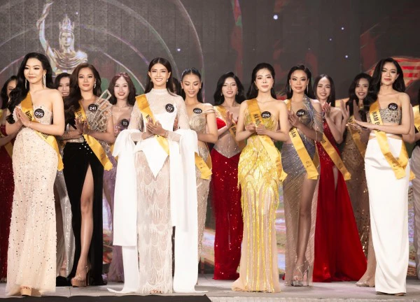 Miss Grand Vietnam 2024 không có bán kết, 4 người đẹp xin rút khỏi cuộc thi