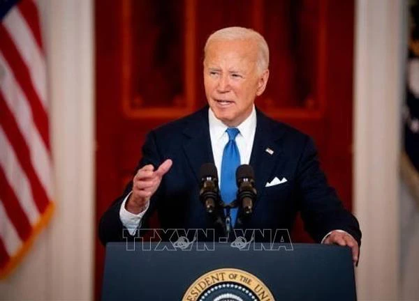 Tổng thống Joe Biden trao đổi qua điện thoại với ứng cử viên D. Trump sau vụ nổ súng