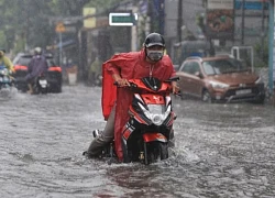 Áp thấp nhiệt đới gây mưa to kéo dài, cục bộ có nơi mưa rất to