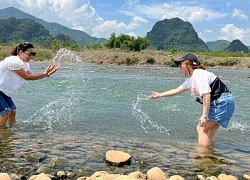 Du lịch Tây Bắc: Trải nghiệm cắm trại bên bờ sông Bôi