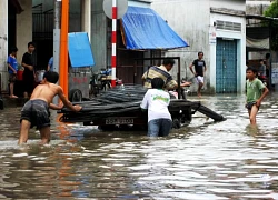 Người dân đô thị đề phòng ngập úng tại nhiều tuyến đường