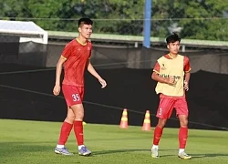 'Người khổng lồ' U19 Việt Nam nhận quà đặc biệt