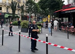 Ô tô lao vào quán cà phê ở Paris, một người thiệt mạng