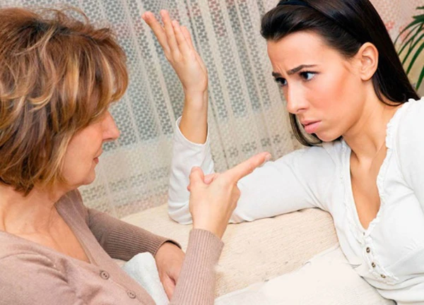 Con gái đang là sinh viên xuất sắc bỗng dưng đòi bỏ học, nghe lý do "giời ơi đất hỡi" của nó mà tôi muốn tăng xông